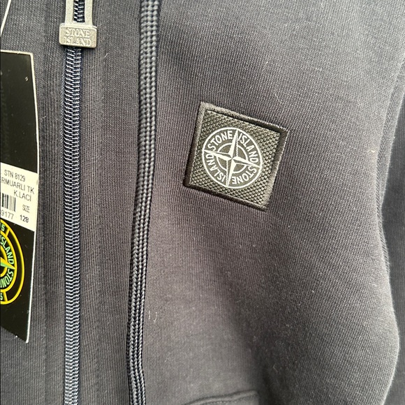 Stone Island boys 2 piece sweatsuit - Picture 3 of 5
